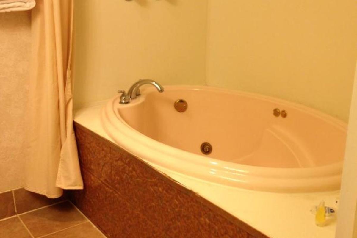 Americas Value Hotel