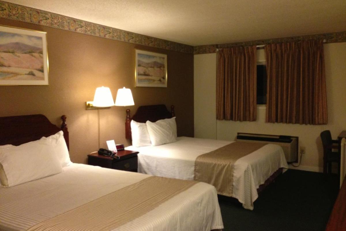 Hotel Americas Value Macomb