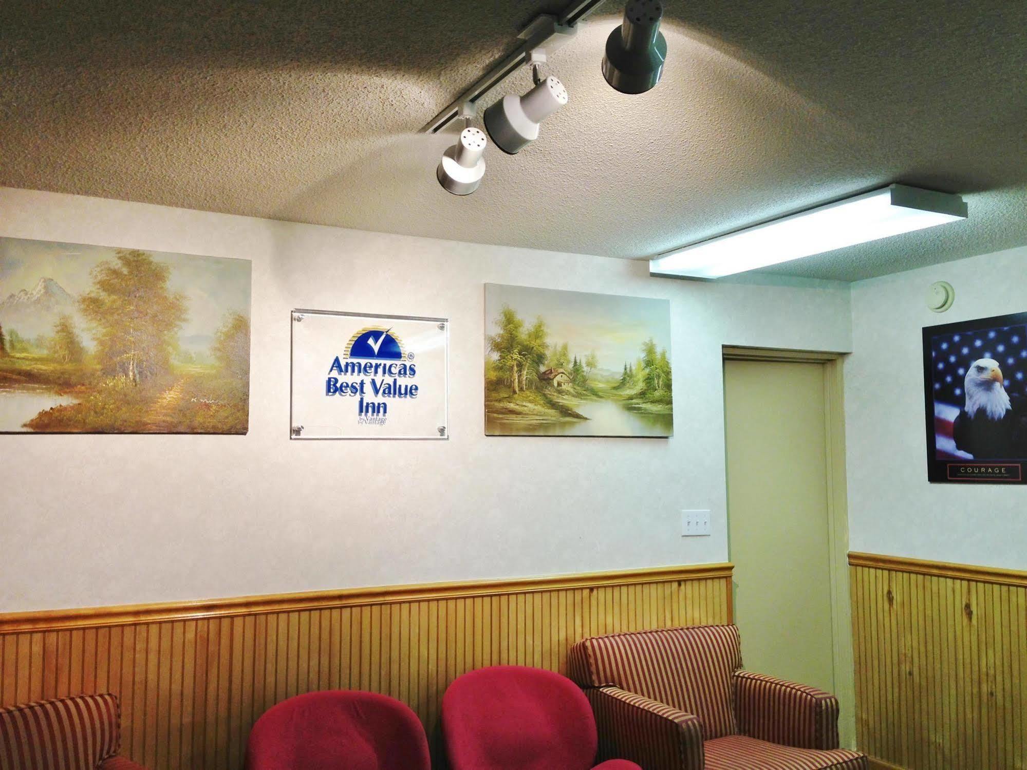 Hotel Americas Value Macomb